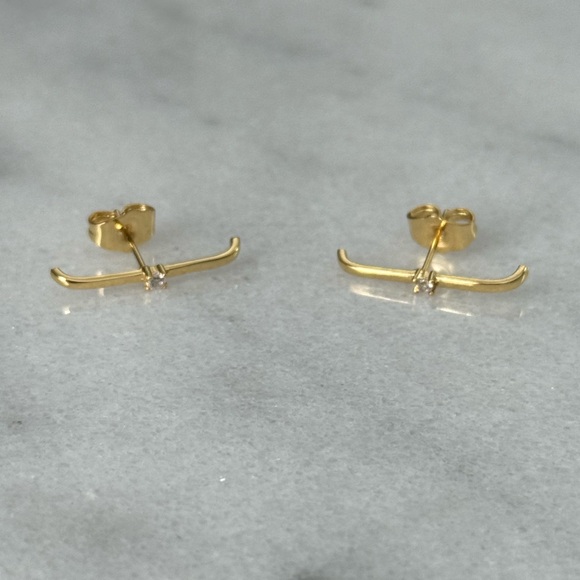 Gold Suspender Cuff Huggie Crystal Earrings 

Brand New - Picture 1 of 4